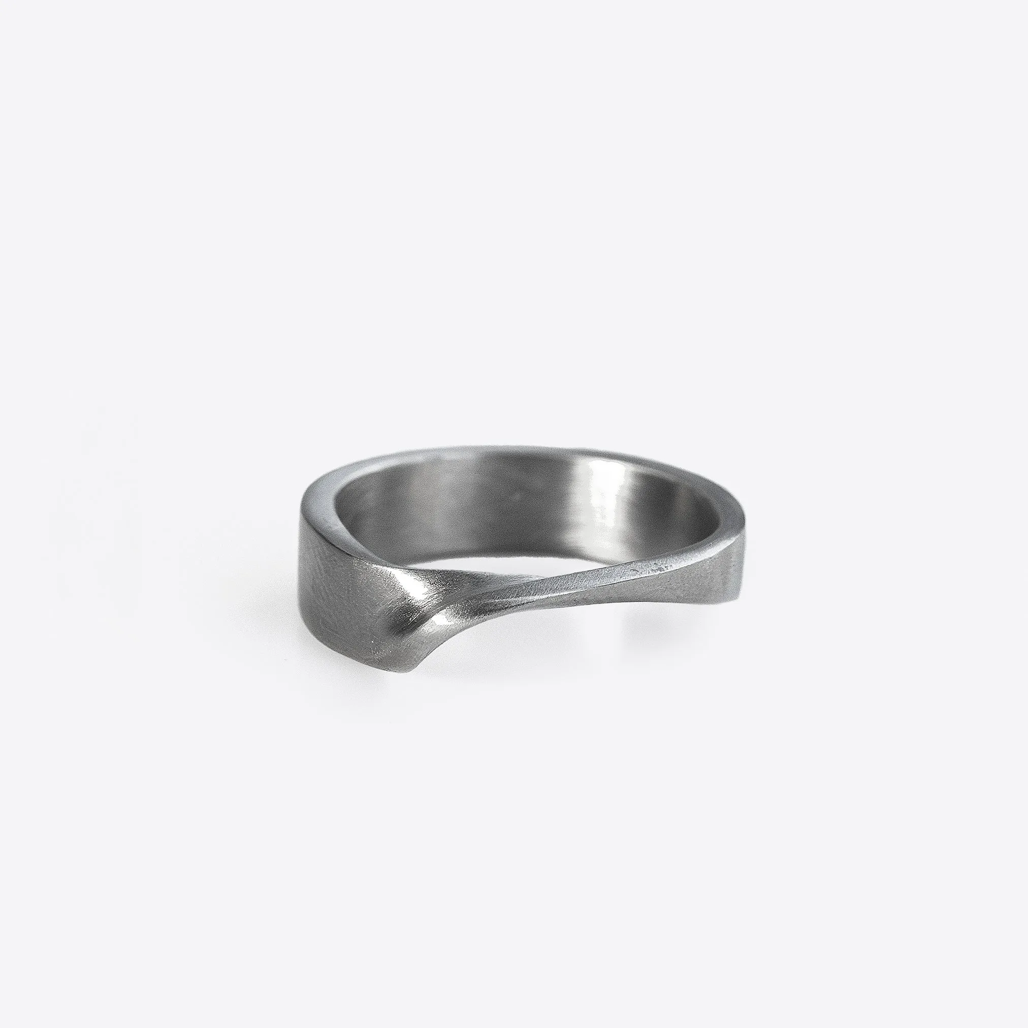 Amor Stainless Steel Ring ─ Bold