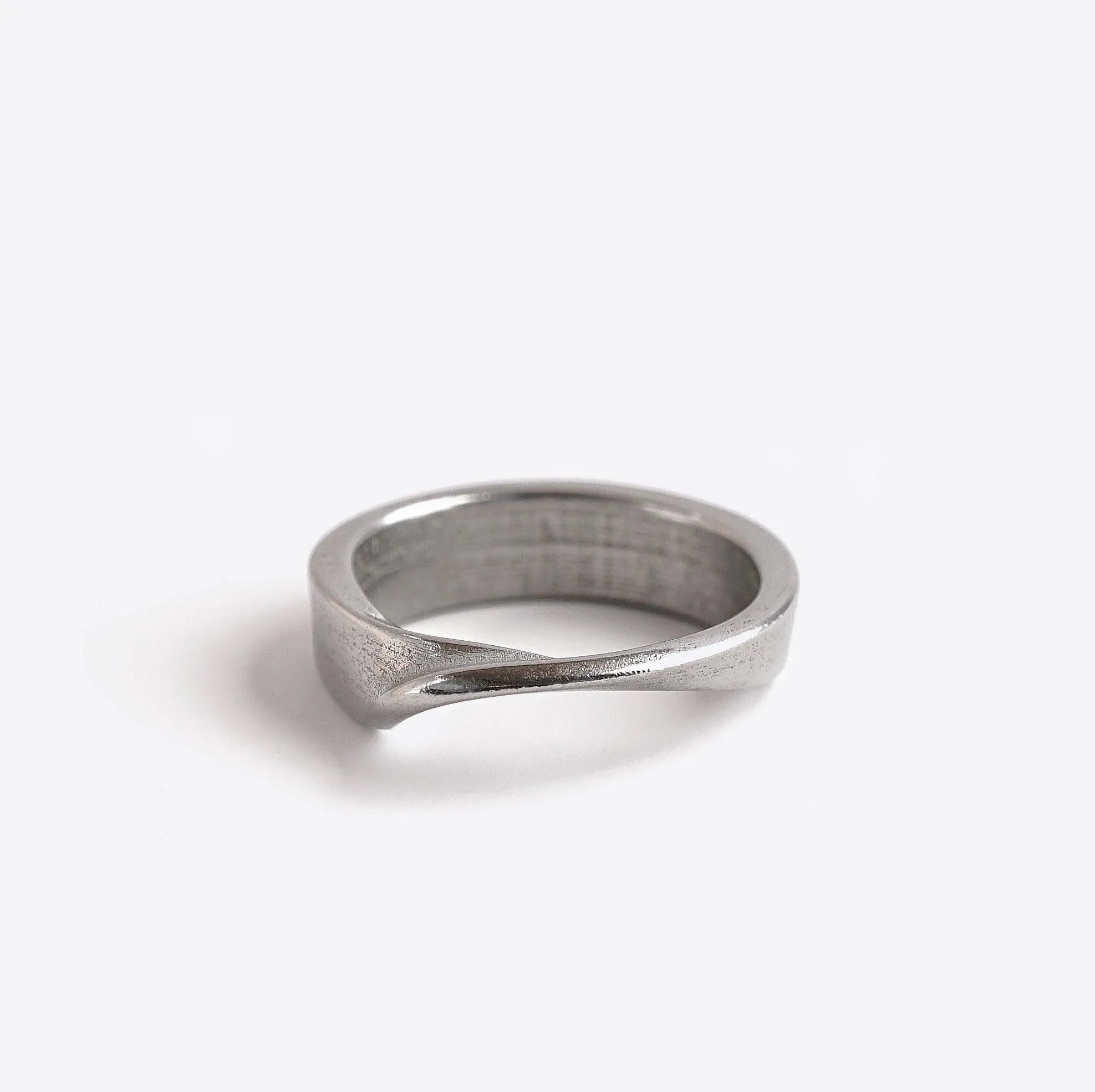 Amor Stainless Steel Ring ─ Bold