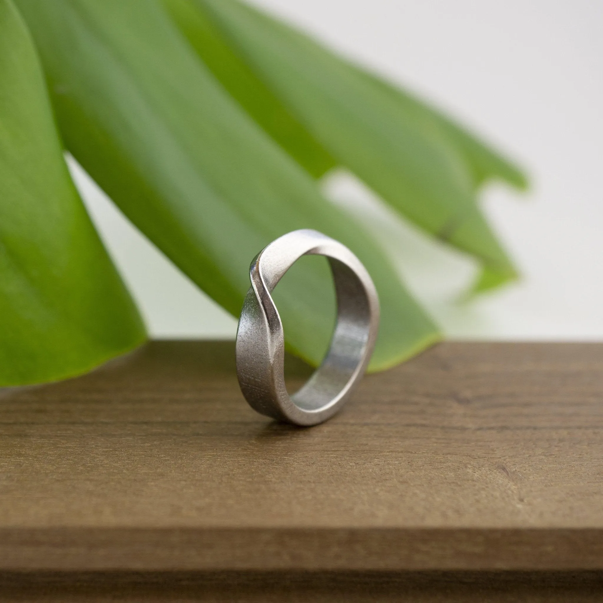 Amor Stainless Steel Ring ─ Bold