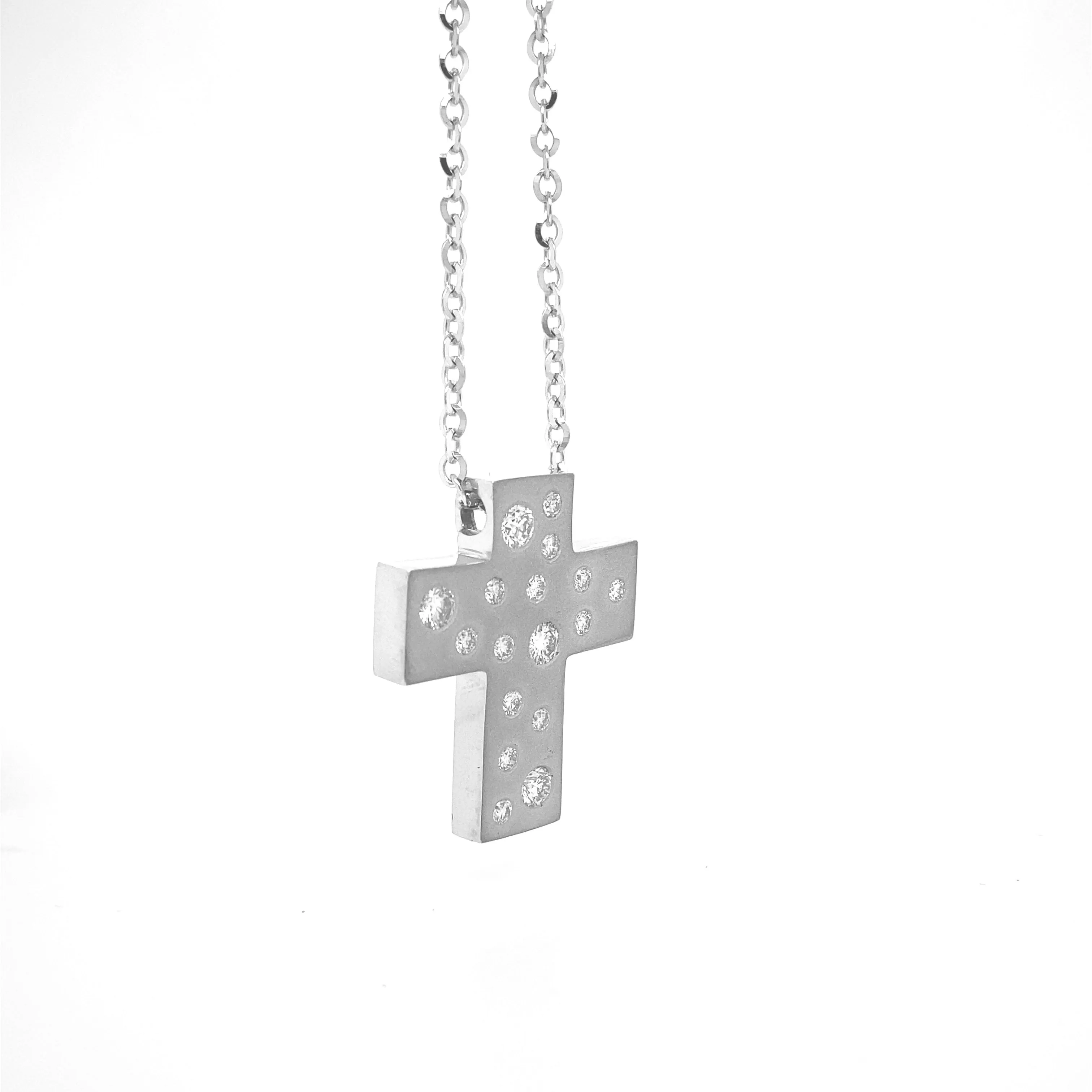 Diamond Cross Pendant P052