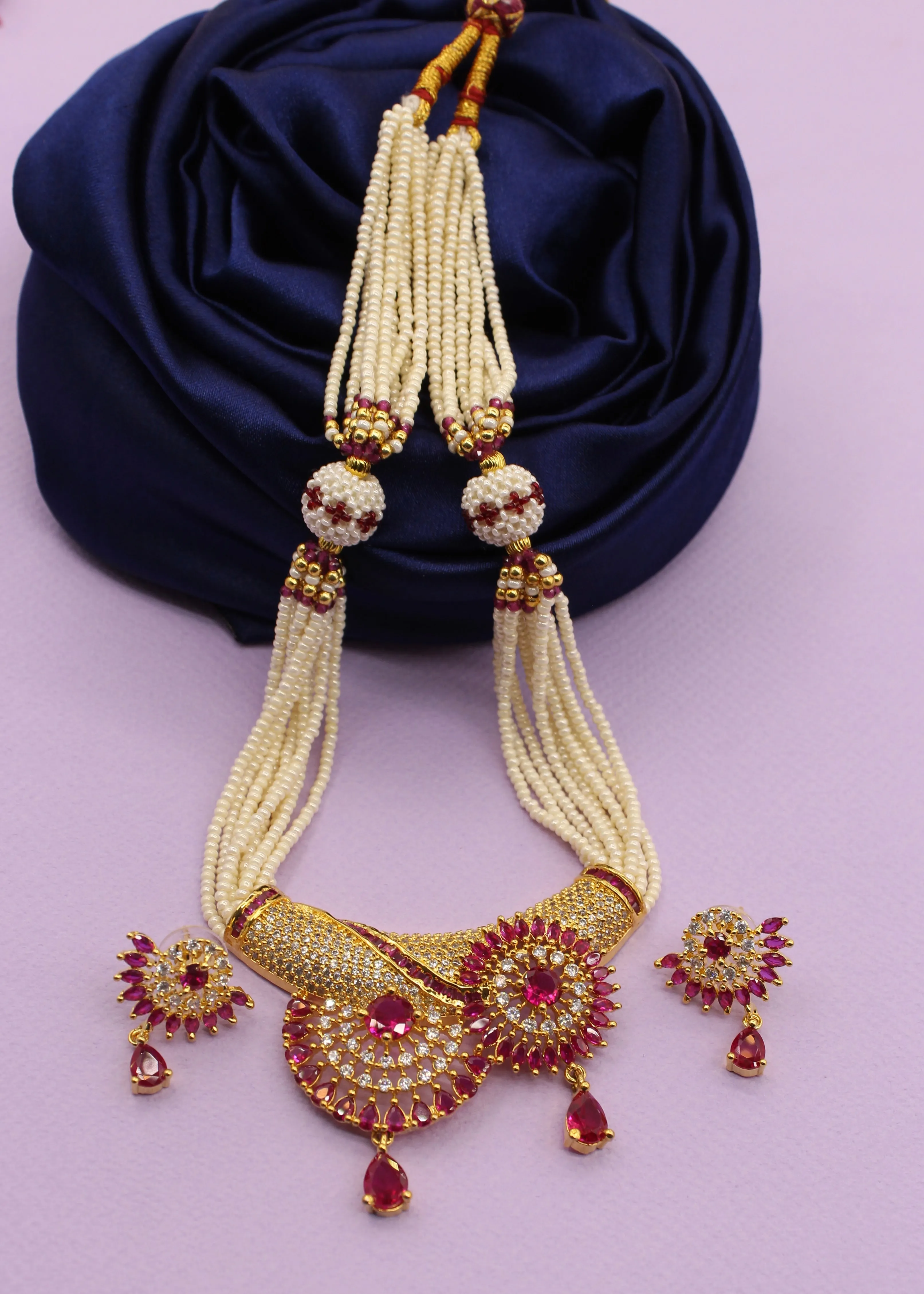 GORGEOUS MOTI NECKLACE