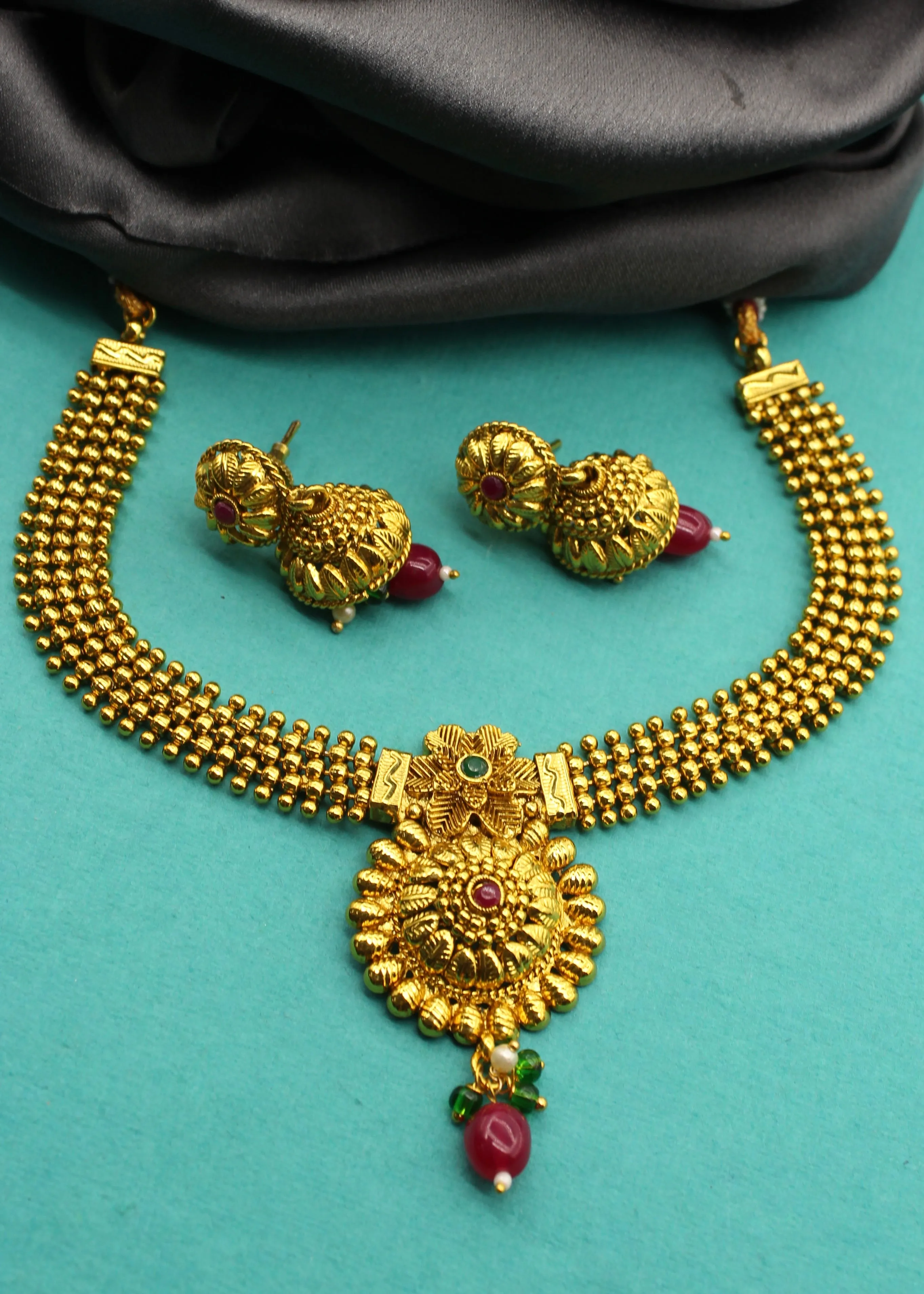 GRACEFUL DESIGNER ANTIQUE NECKLACE