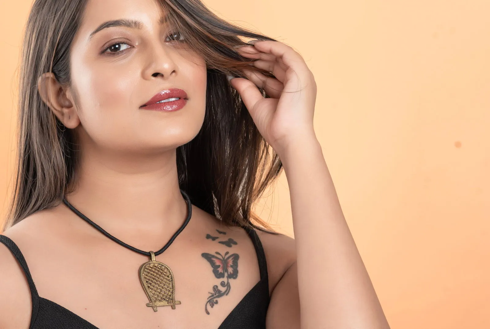 Handcrafted Dokra Neckpiece with Black Dori – Unique Dokra Jewelry for Stylish Women