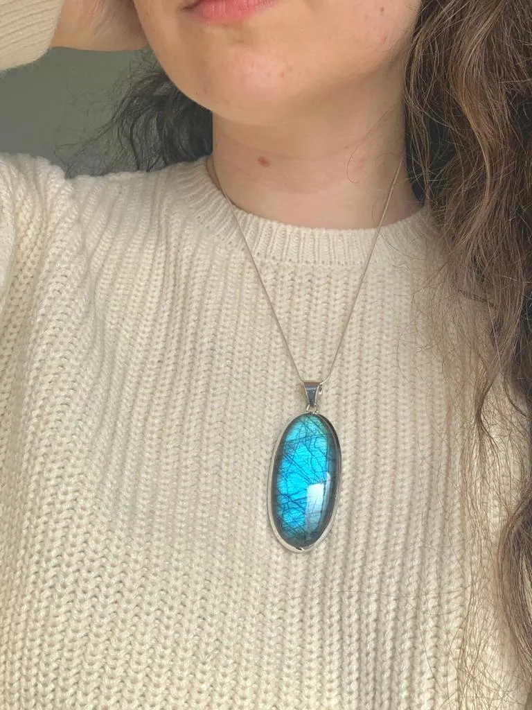 Labradorite Naevia Pendant - XLong Oval