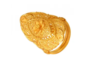 Majestic Stud Gold Ring