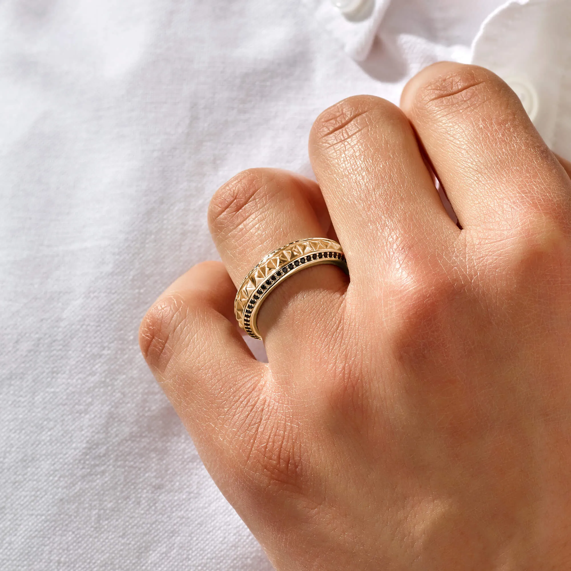 Minimal Pyramid Pave Ring in Gold