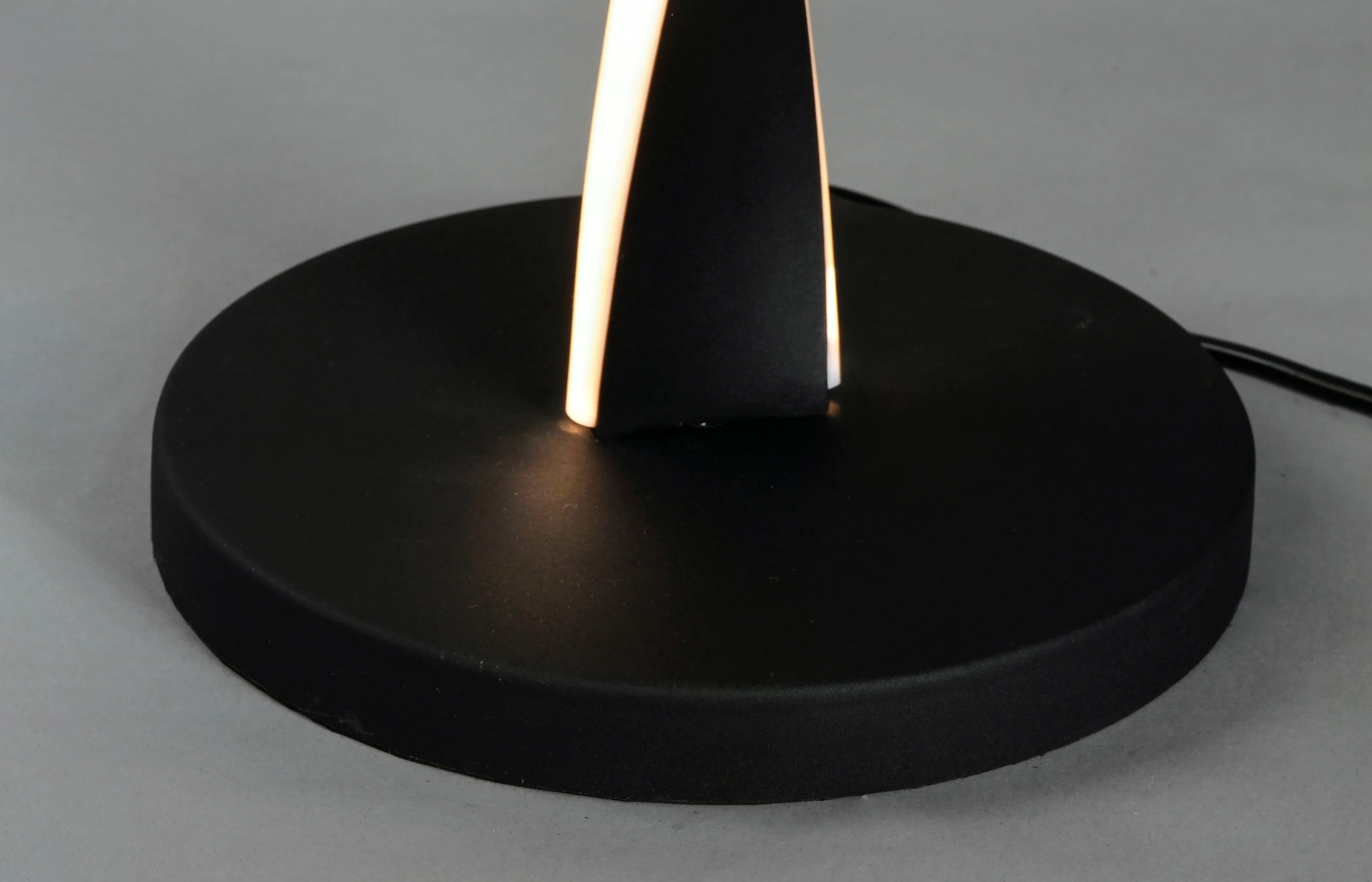 Pirouette LED Floor Lamp