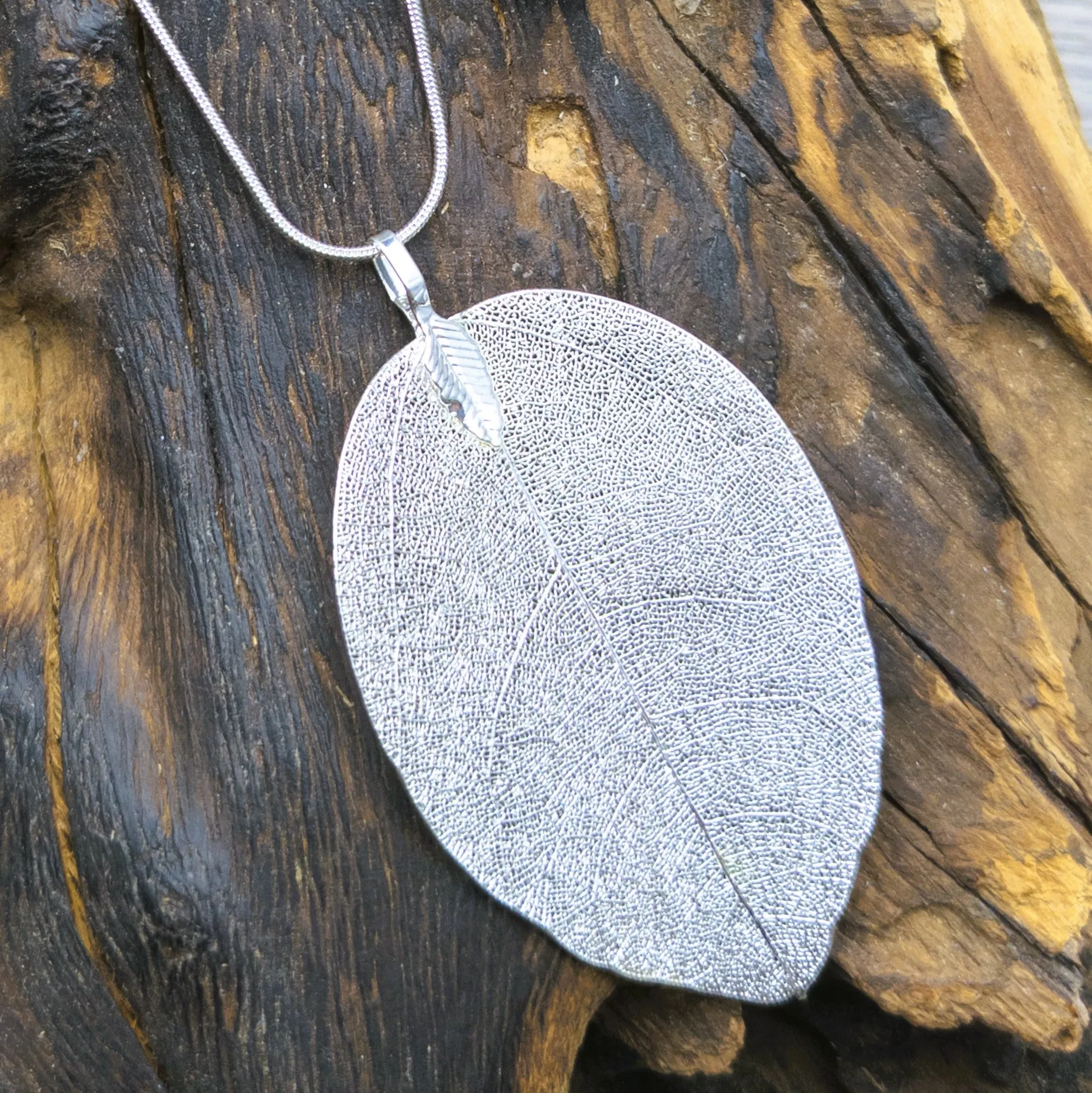 Real Leaf Statement Pendant Necklace - Light Grey