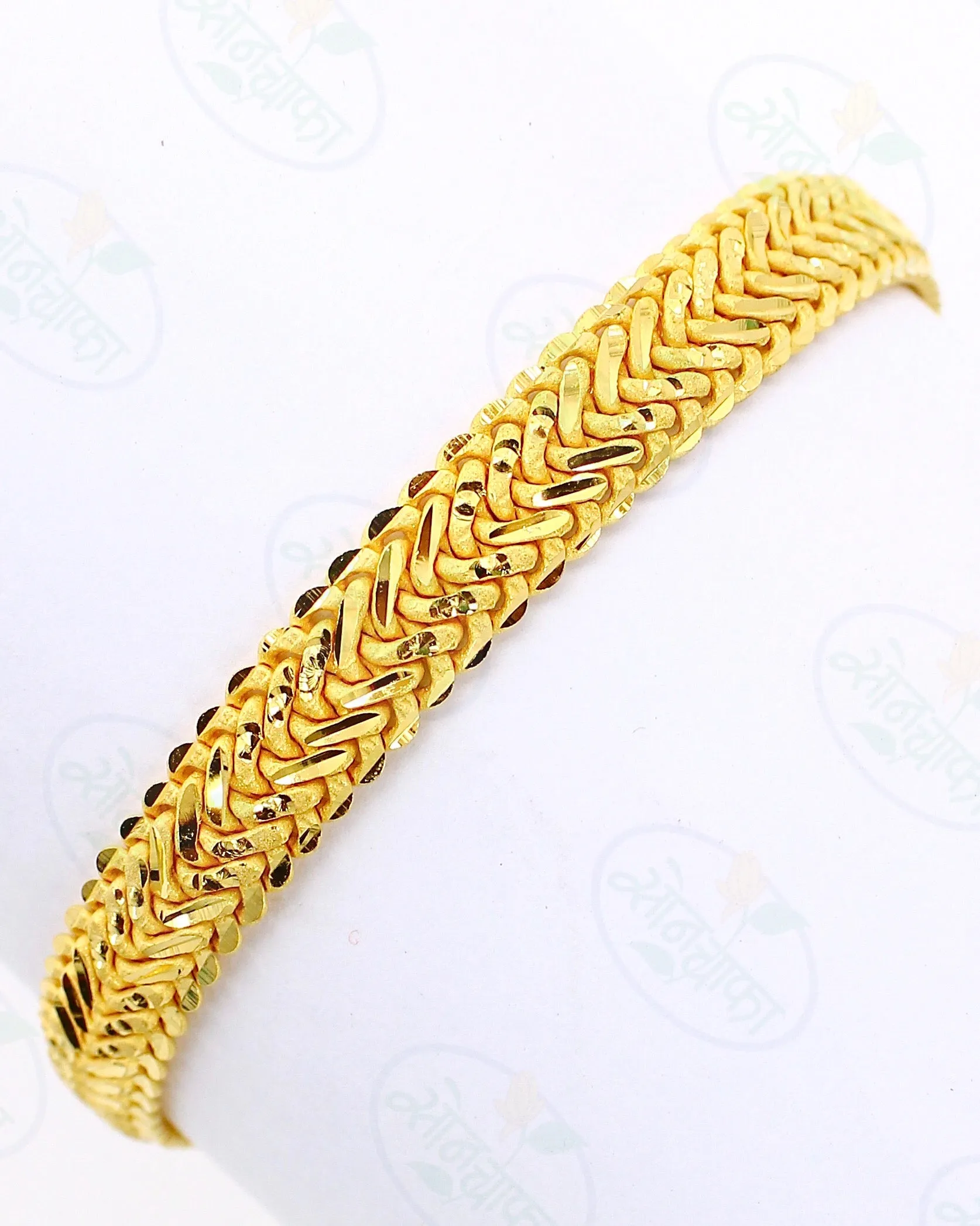 REGAL CHARM GOLD PLATED BRACELATE