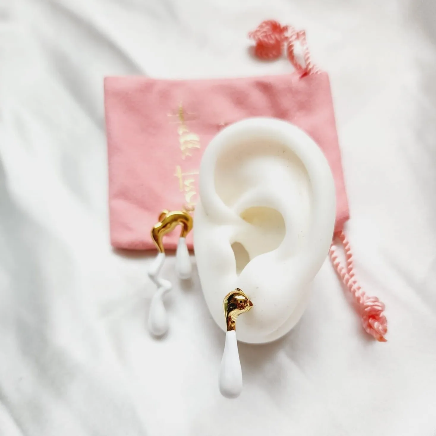 Sabely White Asymmetrical Earrings