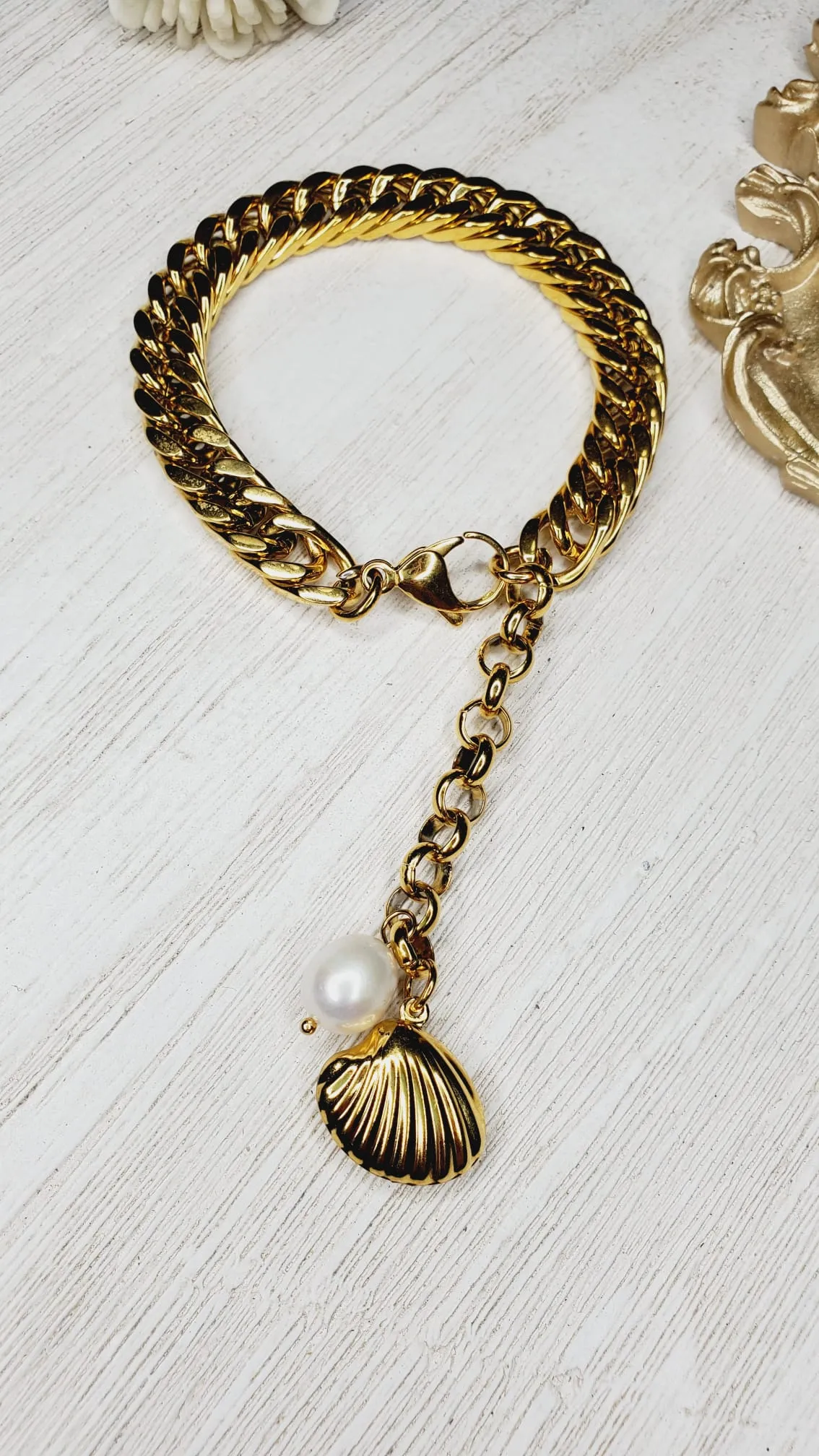 Shelly Pearl Bracelet