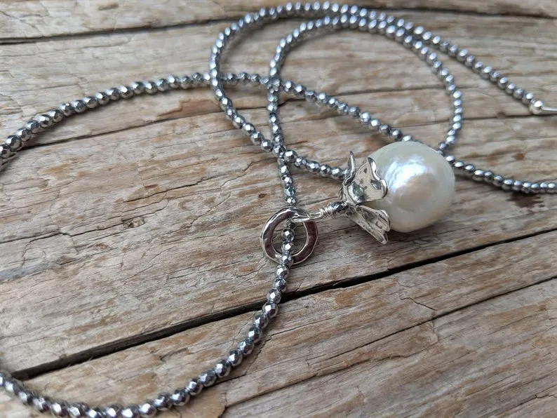 Silver Hematite & Edison Pearl Pendant Necklace