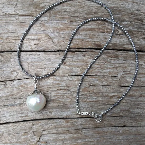 Silver Hematite & Edison Pearl Pendant Necklace