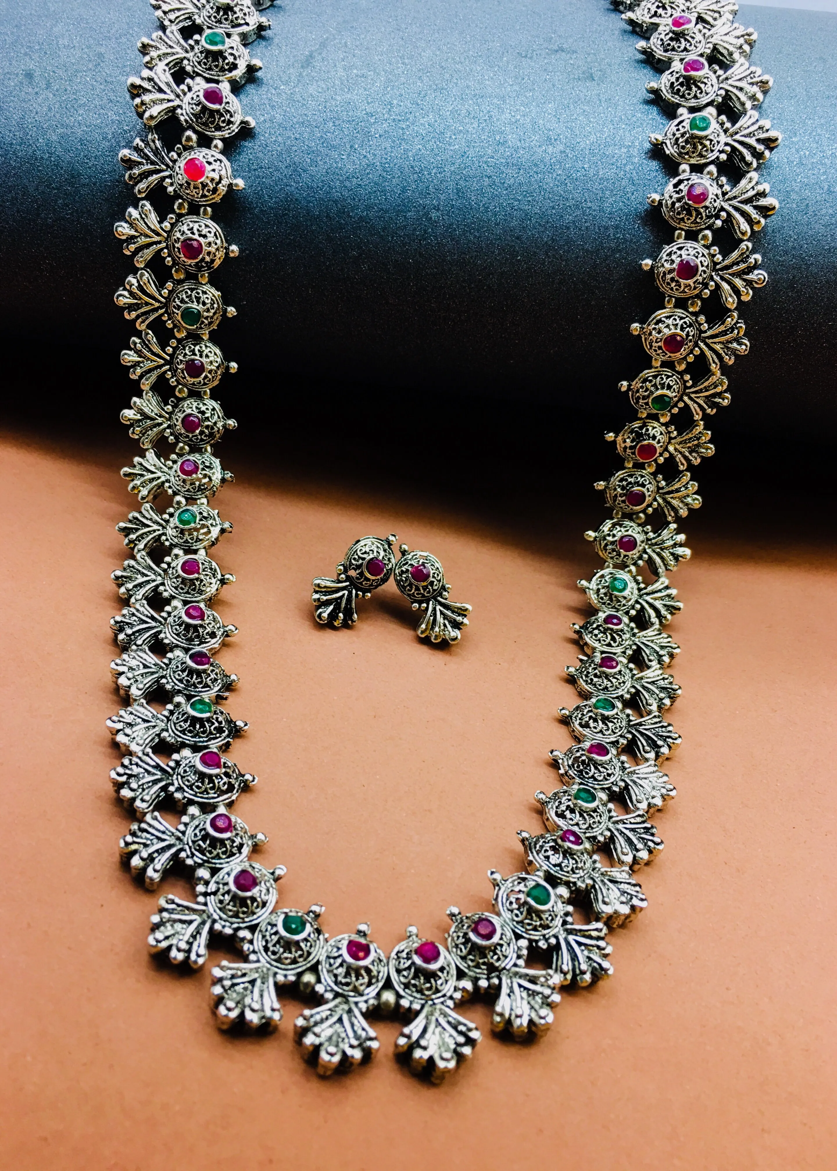 STUNNING DESIGNER NECKLACE