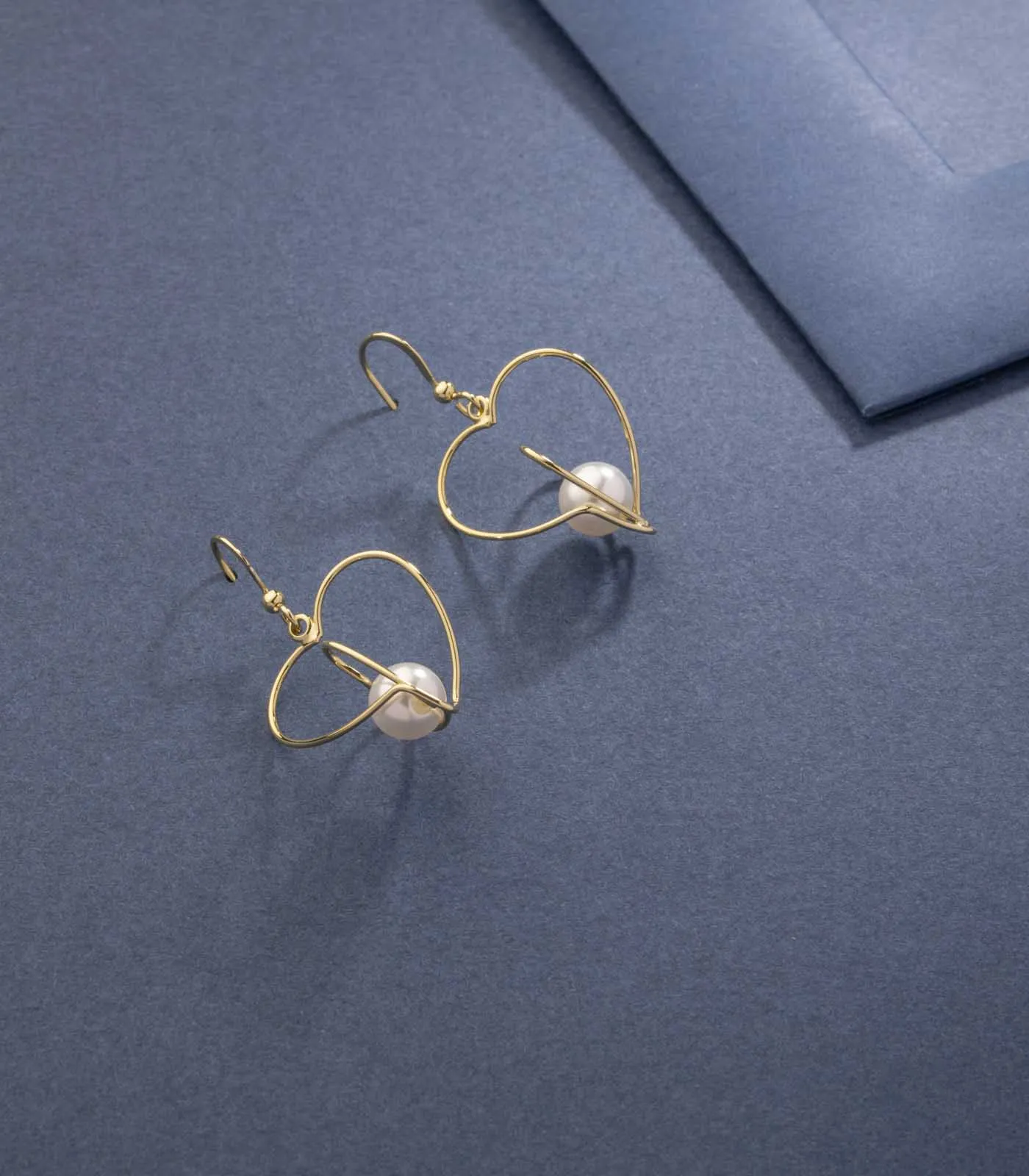 Trendy Heart Pearly Earrings (Brass)