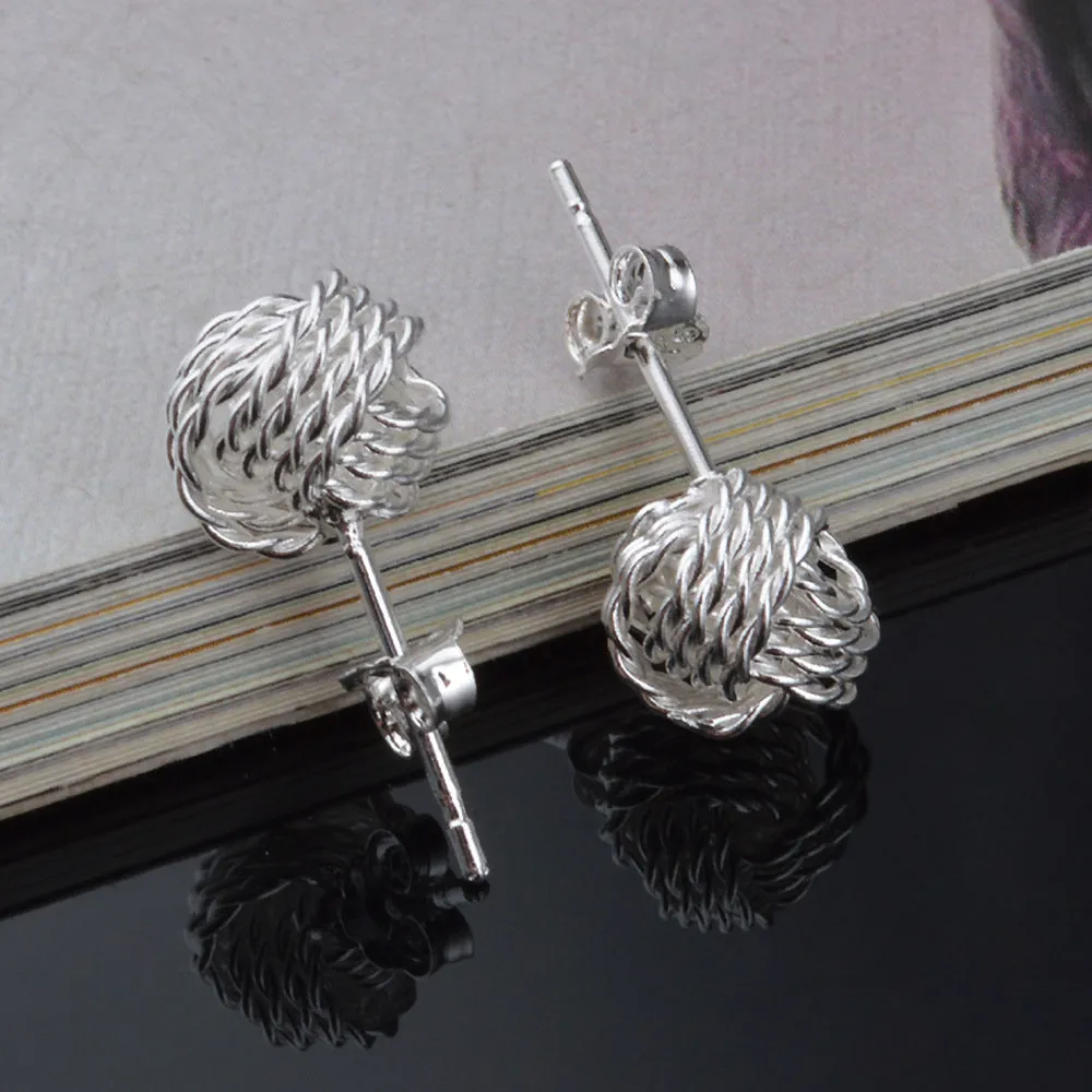 Trendy twisted earrings